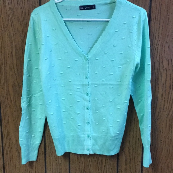 Shirts - Picture 4 of 8